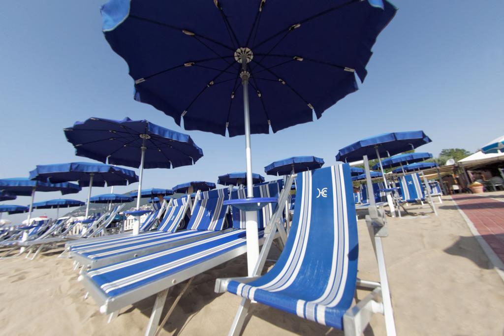 Hotel Capo Circeo Centro Benessere & Padel 圣费利切-奇尔切奥 外观 照片