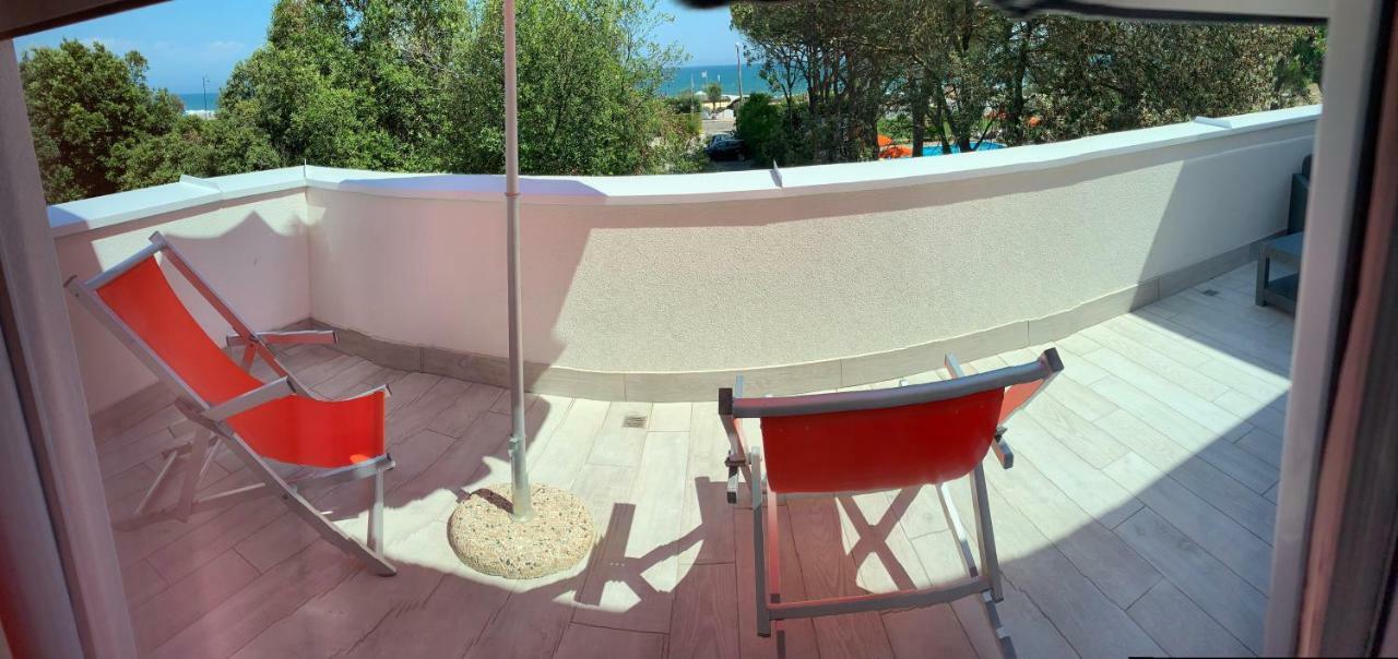 Hotel Capo Circeo Centro Benessere & Padel 圣费利切-奇尔切奥 外观 照片