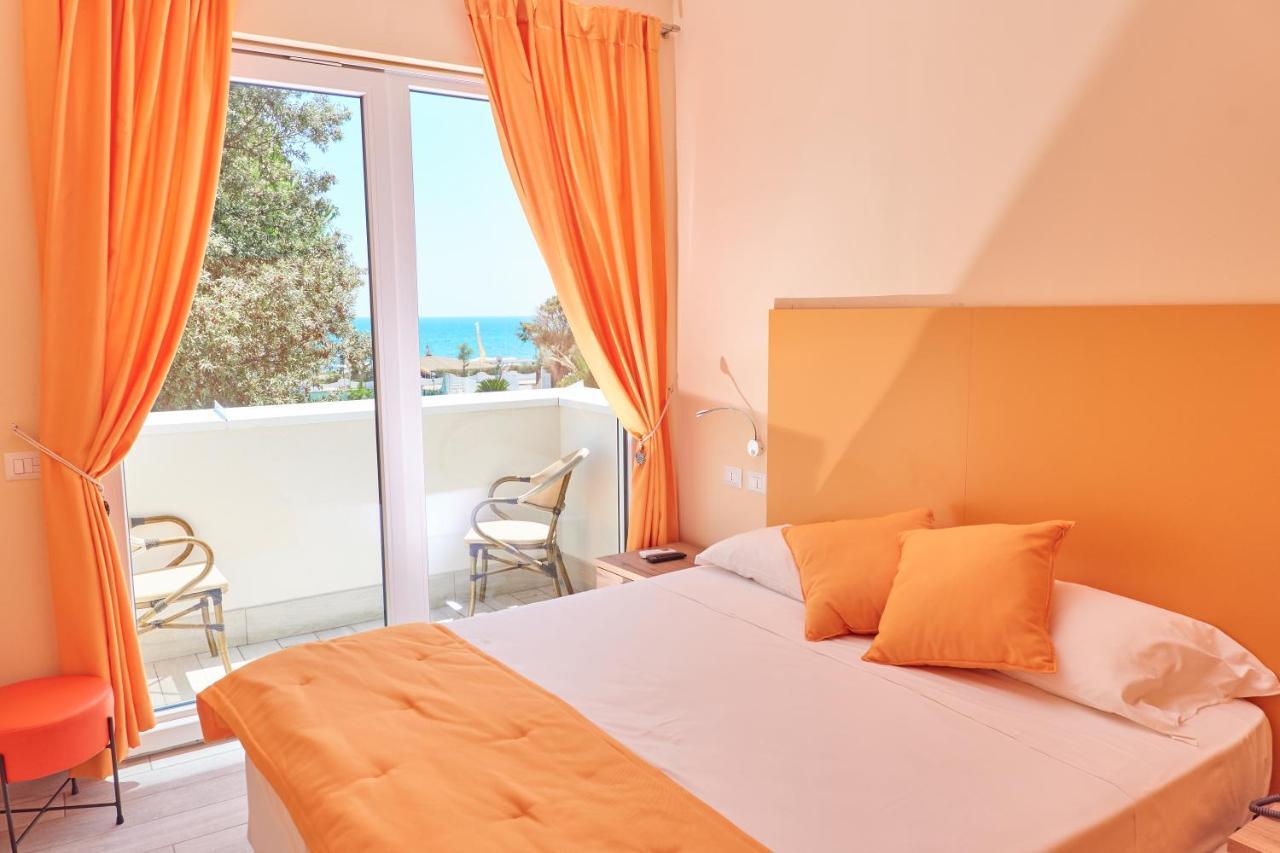Hotel Capo Circeo Centro Benessere & Padel 圣费利切-奇尔切奥 外观 照片