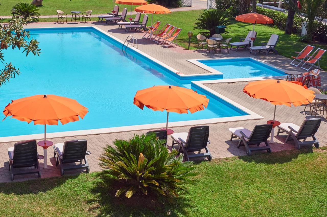 Hotel Capo Circeo Centro Benessere & Padel 圣费利切-奇尔切奥 外观 照片