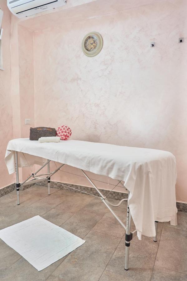 Hotel Capo Circeo Centro Benessere & Padel 圣费利切-奇尔切奥 外观 照片